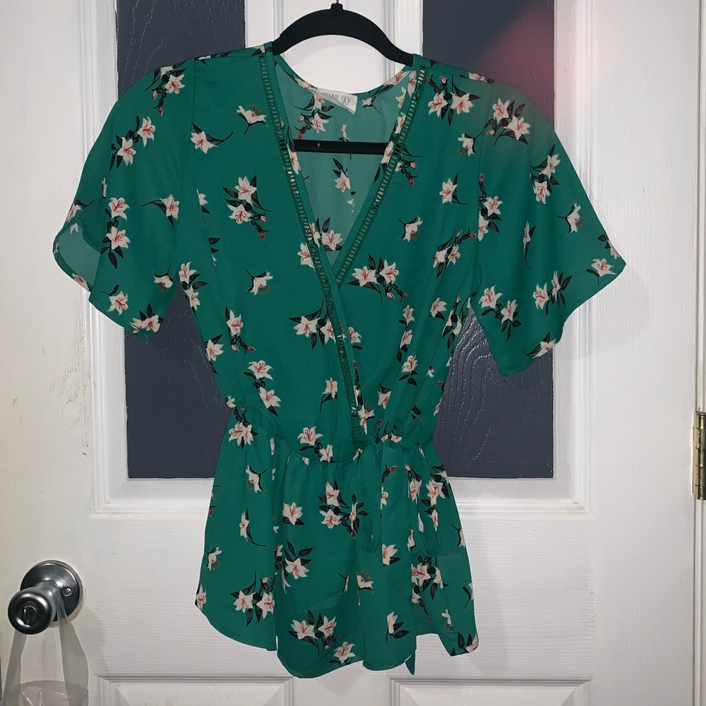 Brand New: Sienna Sky Blouse (NEVER USED)
